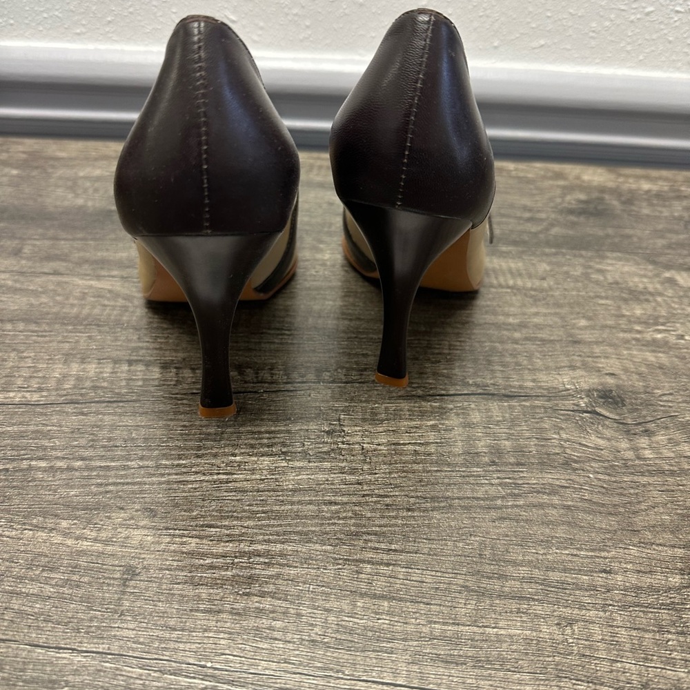 N.Y.L.A. Two-Tone Beige and Black Pointed Mary Jane Buckled 4” Pumps NWB - Picture 4 of 9